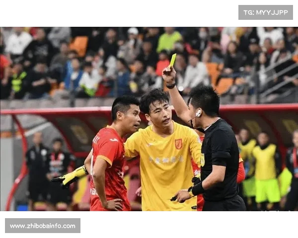 凉山足球联赛球员冲击裁判事件引发关注,警方介入调查 凉山足球联赛球员冲击裁判事件引发关注,警方介入调查